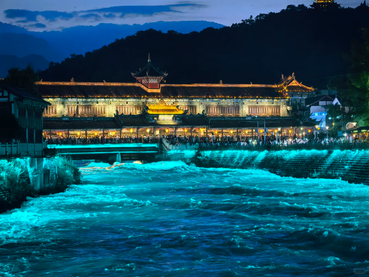 3-Day Private Chengdu Experience with Panda Valley & Dujiangyan