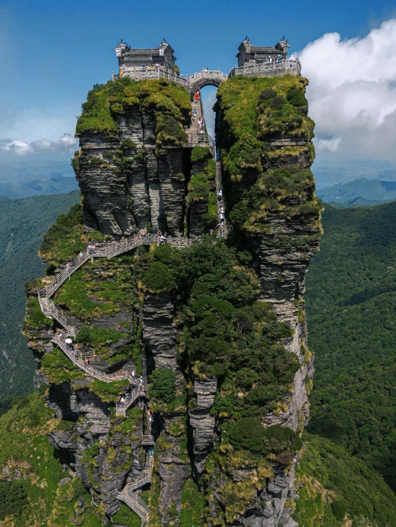 Explore Fanjingshan ― A Sacred Mountain in Southwest China