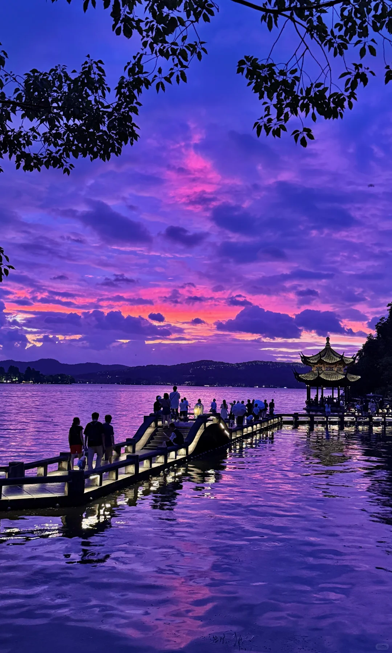 7-Day Shanghai, Suzhou, Hangzhou & Hengdian Classic China Tour