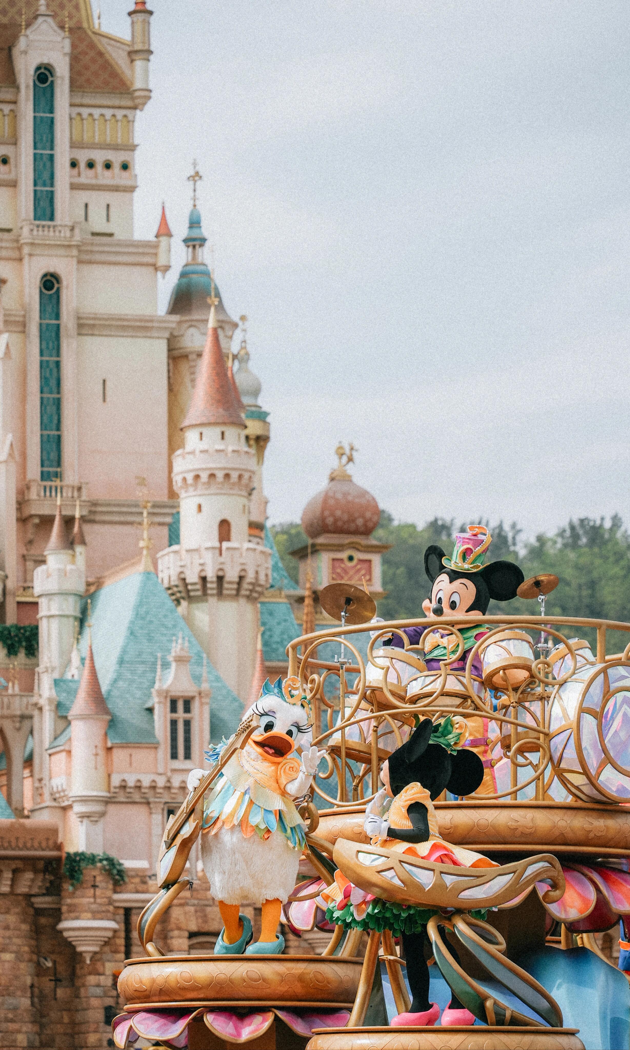 Arrival in Hong Kong ― Begin Your Disney Family Escape