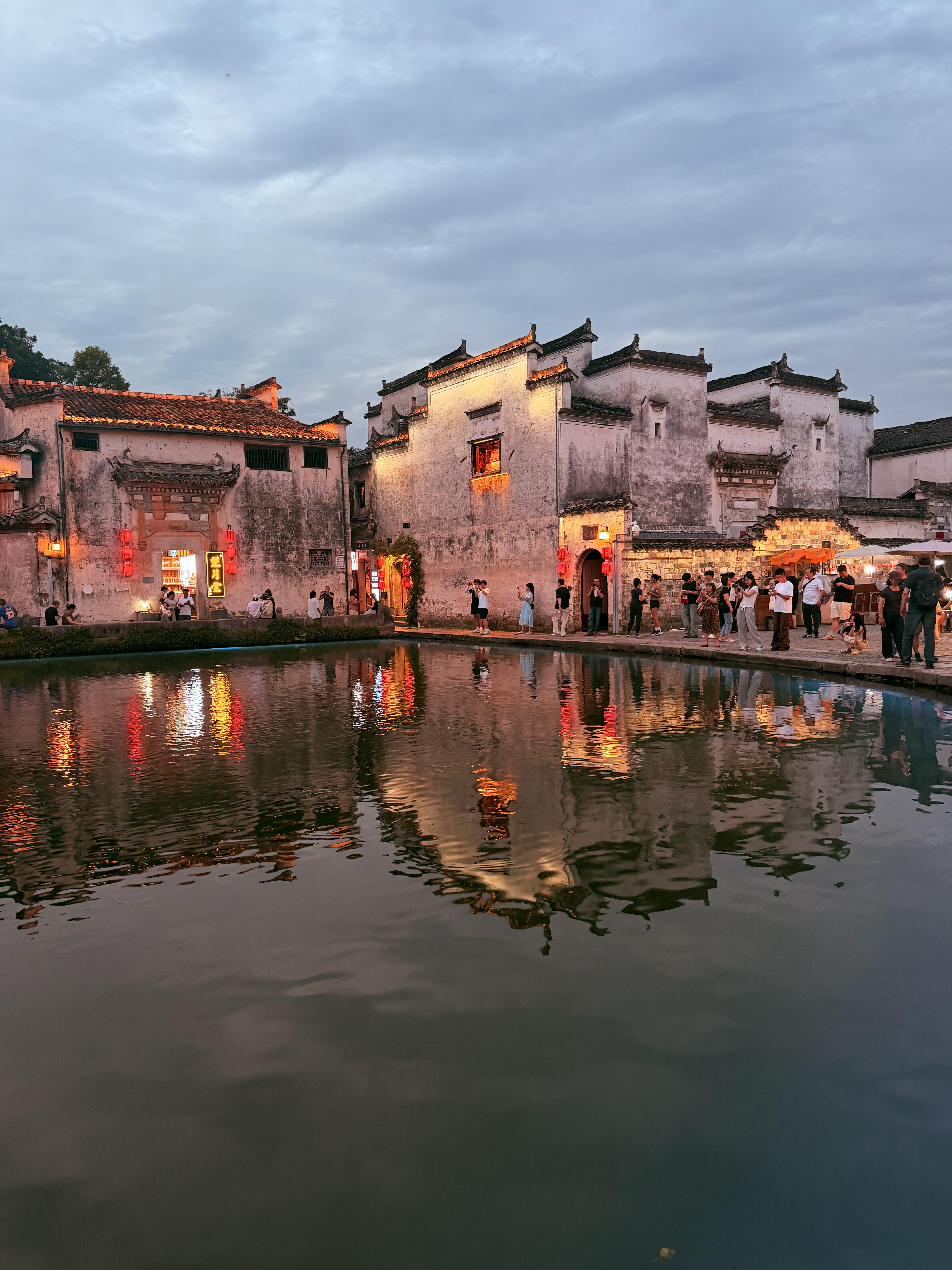 Huangshan → Hongcun & Xidi Ancient Villages — Huizhou Heritage Experience