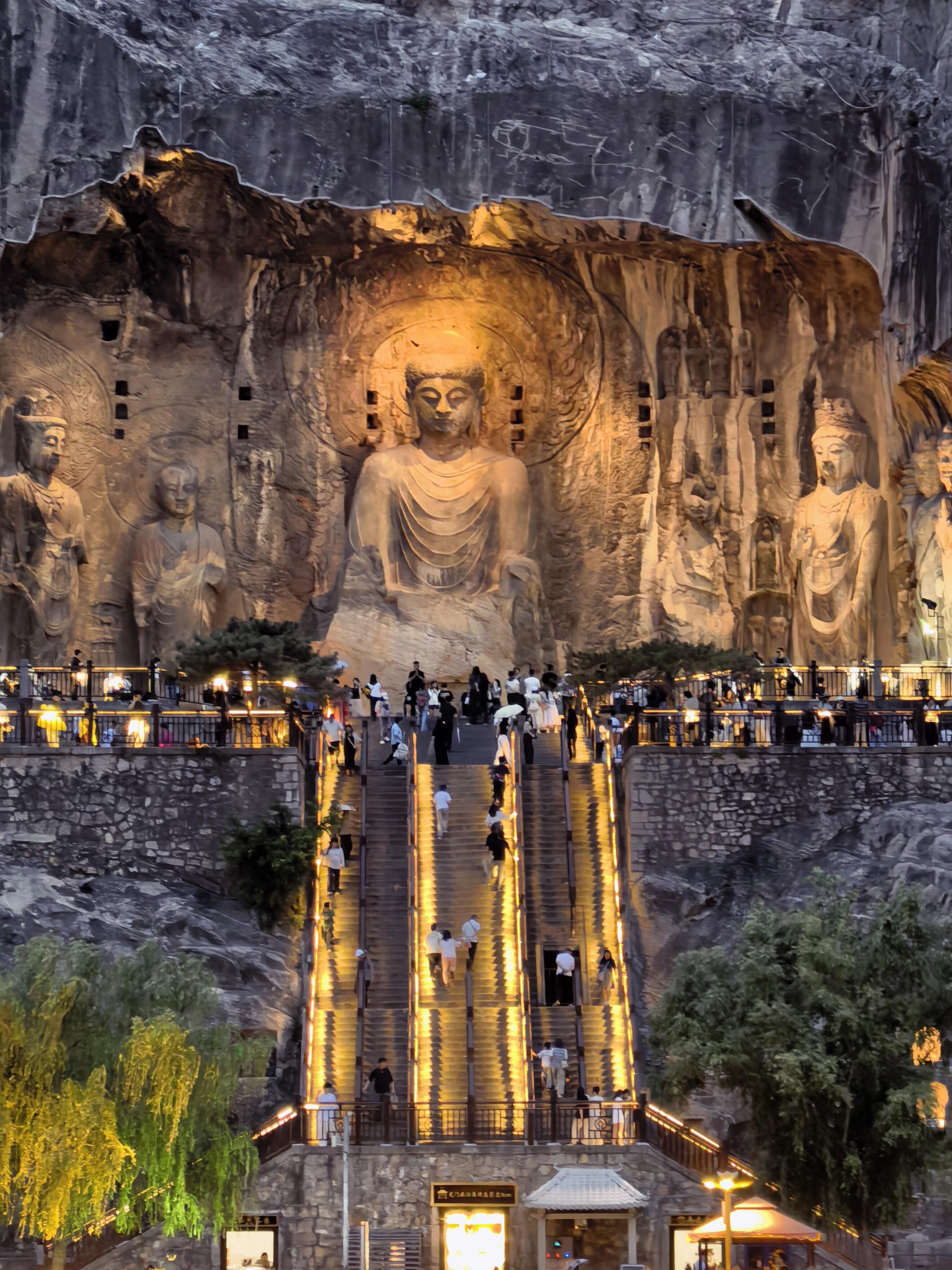 Xi’an → Luoyang — Longmen Grottoes & White Horse Temple