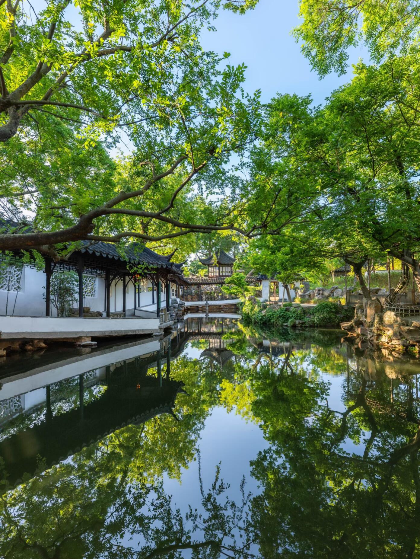 Explore the Elegant Water Towns of Suzhou