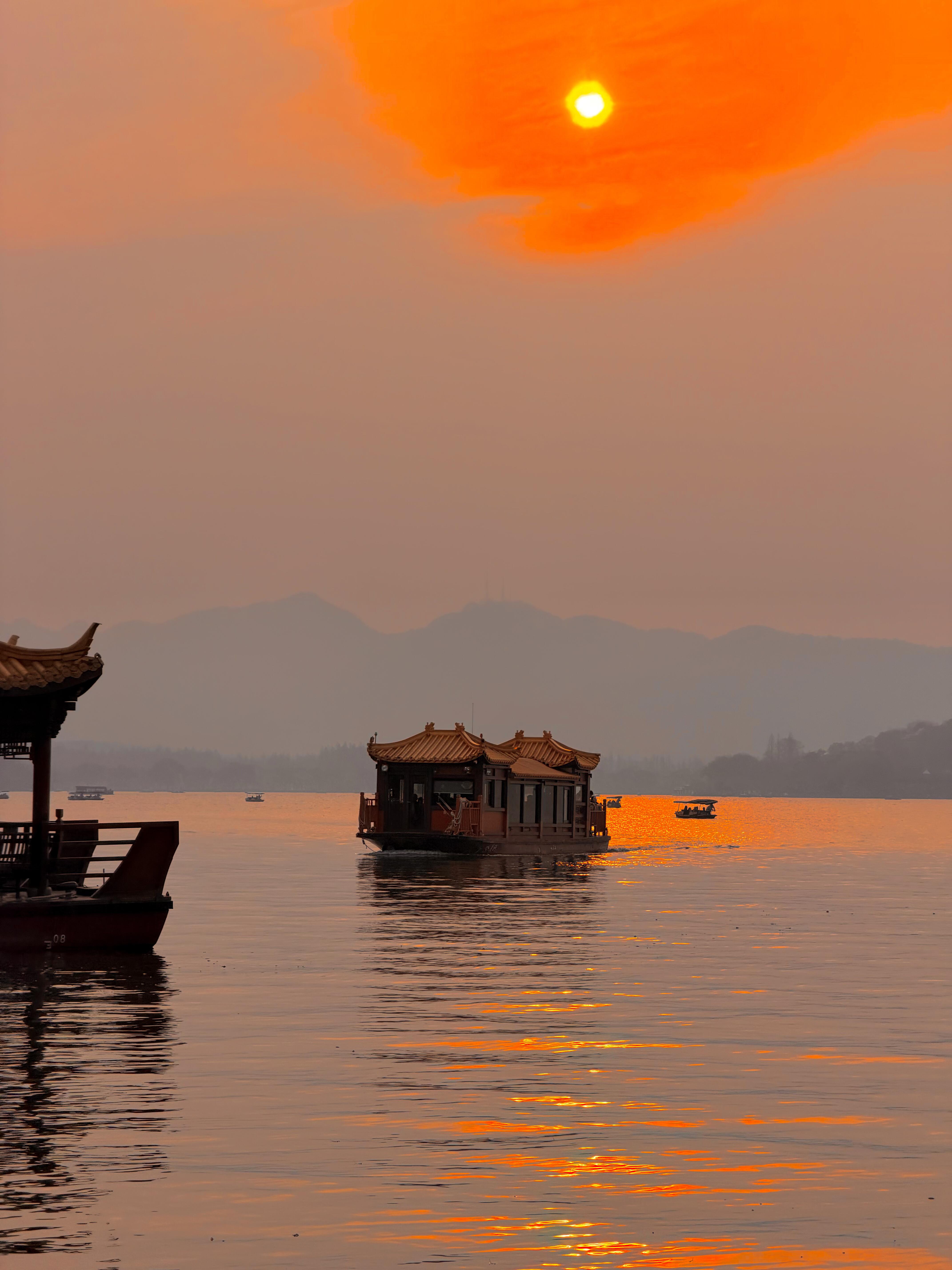Day 4: Suzhou → Hangzhou — West Lake & Jiangnan Scenery