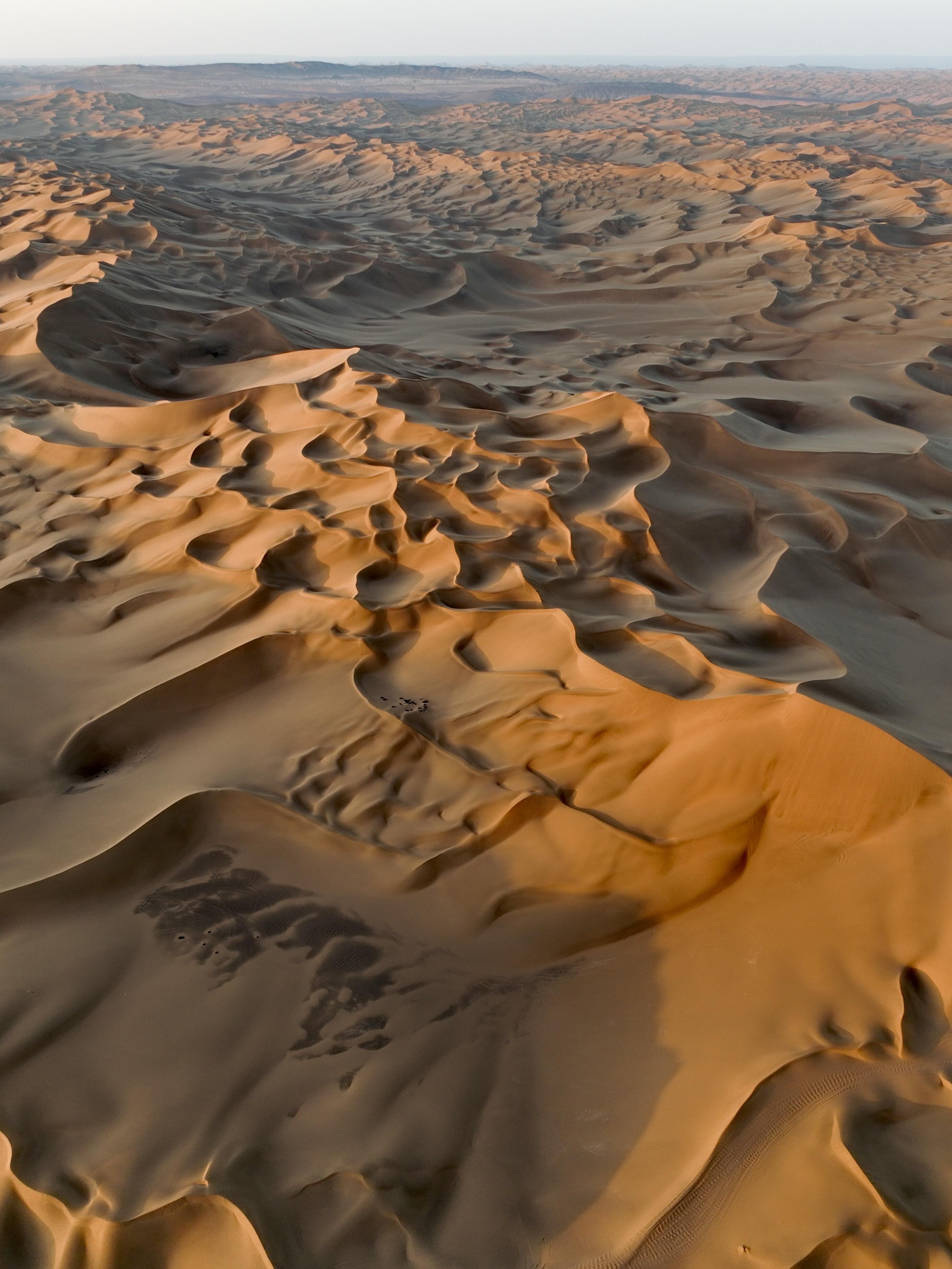 Urumqi Surroundings — Desert Landscape & Xinjiang Nature Experience