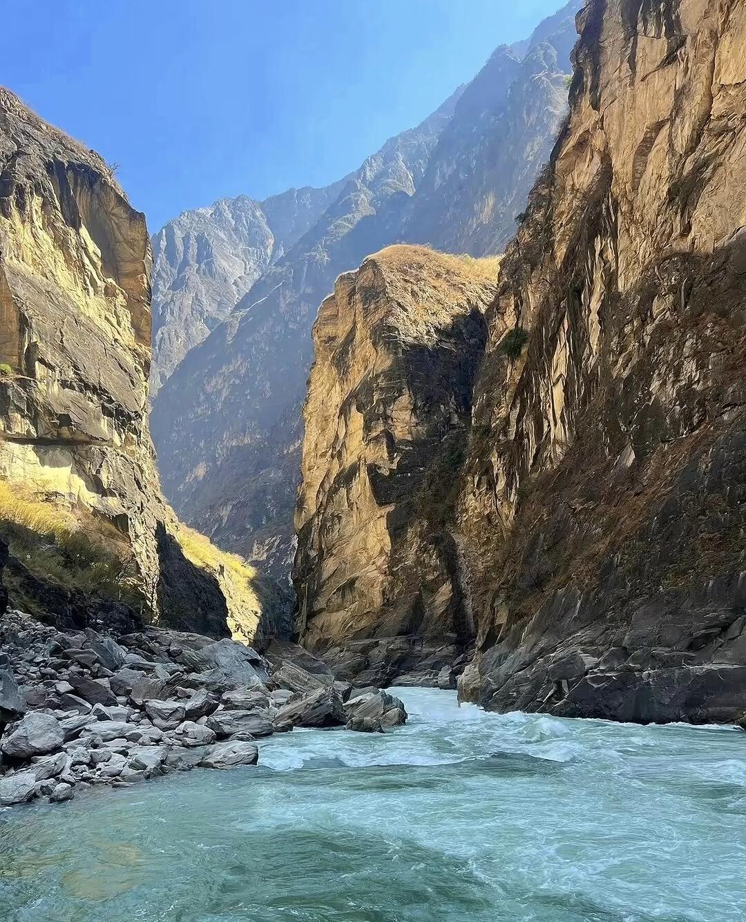 Day 7: Lijiang → Shangri-La — Tiger Leaping Gorge & Tibetan Highlands