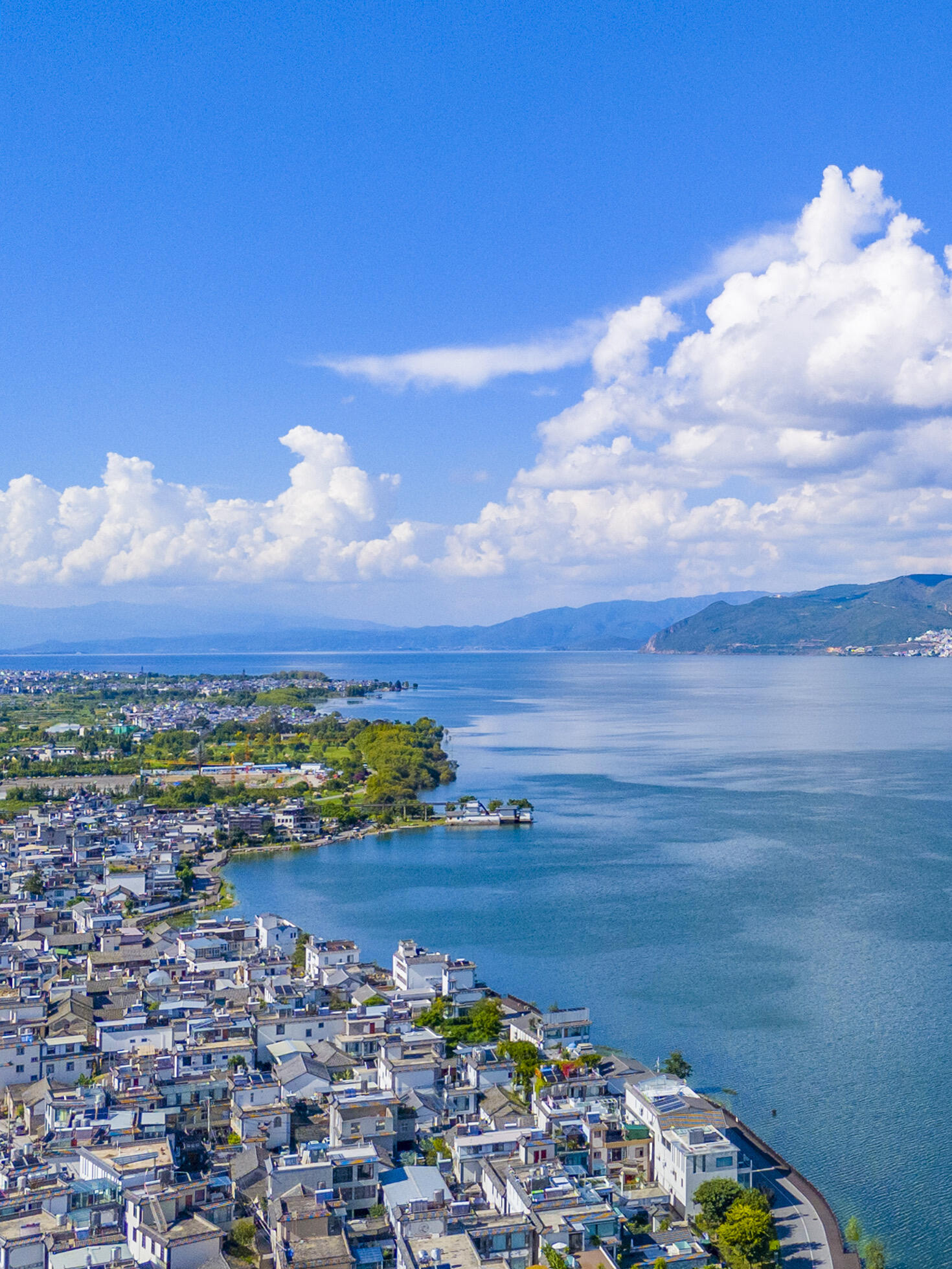 Day 3: Kunming → Dali — Erhai Lake & Ancient Town Experience