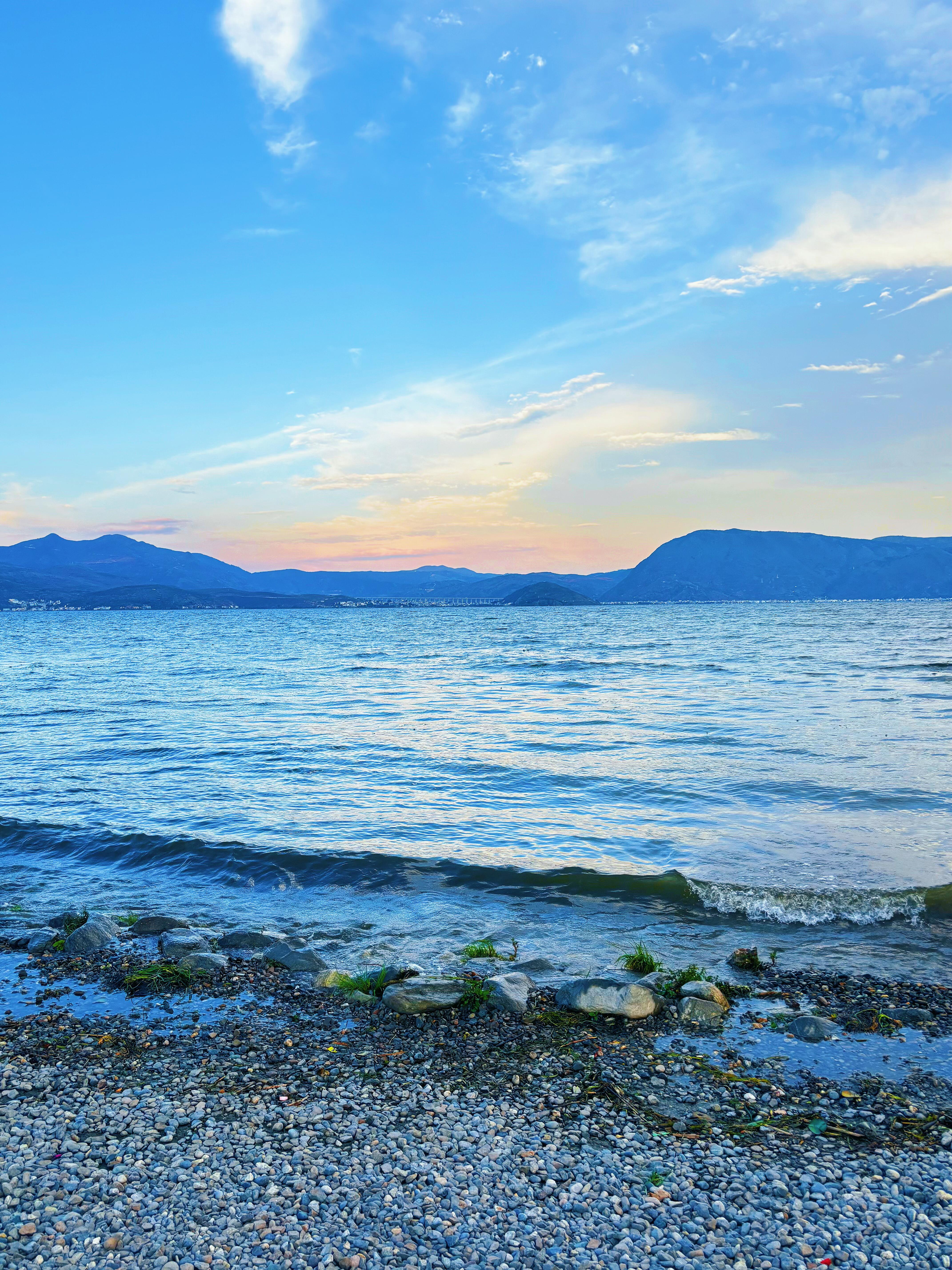 Enjoy Erhai Lake with a Hands-On Local Experience